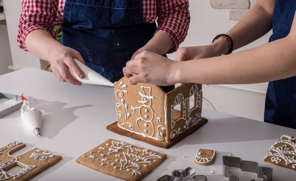 gingerbread kit making
