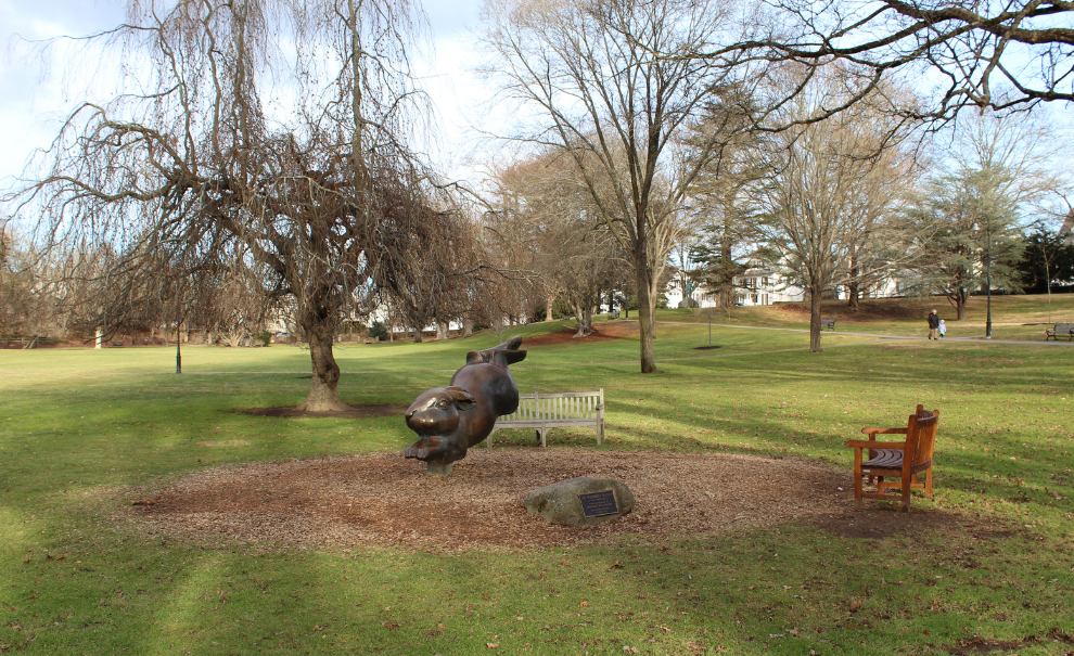 runaway bunny statue in wilcox park