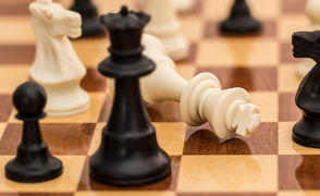 image of chess pieces